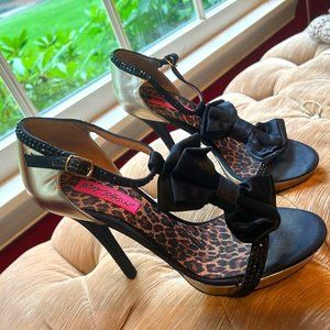 Betsey Johnson Gold & Black